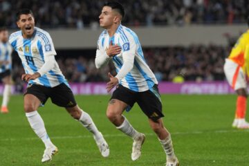 Con diez jugadores, Argentina salvó un punto ante Colombia