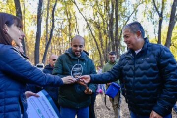 Abel Pintos distinguido como «Guardián Ambiental de Honor» en Neuquén