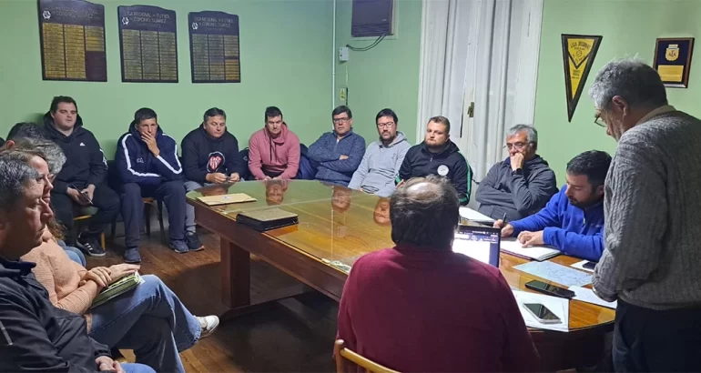 Pedido de apertura del libro de pases y cruces de Reserva: todos los temas que dejó la reunión de la Liga Regional