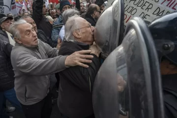 Bullrich activará el protocolo antipiquetes contra la marcha de jubilados, médicos, científicos y feminismos
