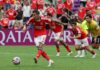 Benfica goleó al Auckland y le metió presión a Boca