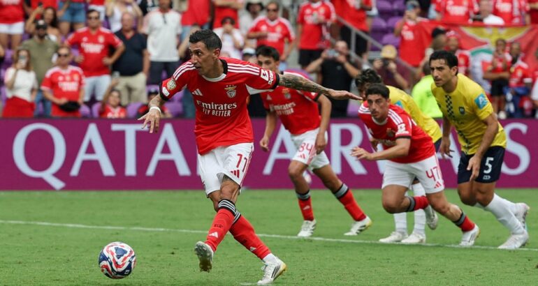 Benfica goleó al Auckland y le metió presión a Boca Benfica goleó al Auckland y le metió presión a Boca