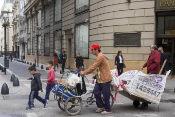 El 10 % de la población más rica en Argentina gana 15 veces más que el 10% más pobre