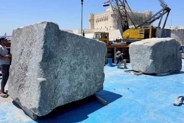 Recuperaron del mar los restos de las monumentales puertas del Faro de Alejandría