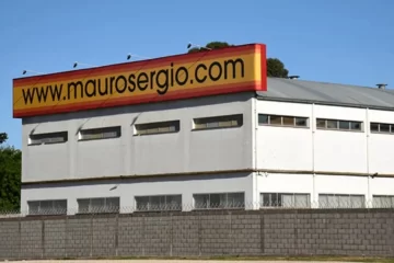 Un ícono de Mar del Plata en problemas: caída de ventas y despidos en sweaters Mauro Sergio