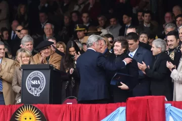 La Sociedad Rural aplaudió el veto al aumento de $22.000 a jubilados tras celebrar que bajaban las retenciones