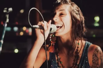 Murió Araceli Julio, la cantante de Satélite Kingston que denunció los recortes en salud oncológica del gobierno de Milei