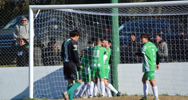 Unión de Tornquist venció a Atlético Huanguelén y se metió en cuartos del Apertura Unión de Tornquist venció a Atlético Huanguelén y se metió en cuartos del Apertura