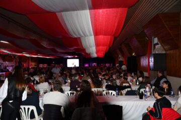 Deportivo Rivera celebró sus 95 años a lo grande: Salón repleto, emoción, reconocimientos y mucha alegría