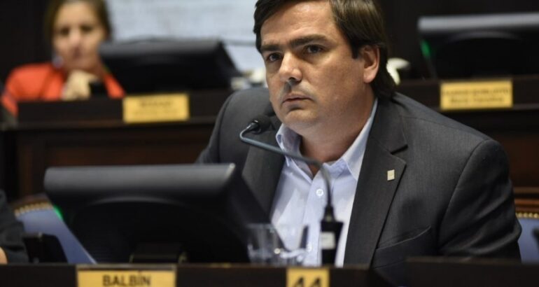 La UCR bonaerense alcanzó un acuerdo de unidad y Emiliano Balbín presidirá el Comité Provincia La UCR bonaerense alcanzó un acuerdo de unidad y Emiliano Balbín presidirá el Comité Provincia