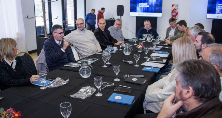 Adolfo Alsina dijo presente en el encuentro “Conexión Empresaria” en Bahía Blanca Adolfo Alsina dijo presente en el encuentro “Conexión Empresaria” en Bahía Blanca
