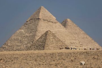 Un misterioso hallazgo bajo la arena junto a las pirámides de Giza despierta especulaciones