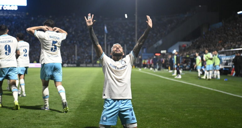 Racing consiguió un valioso triunfo ante Belgrano en Córdoba Racing consiguió un valioso triunfo ante Belgrano en Córdoba