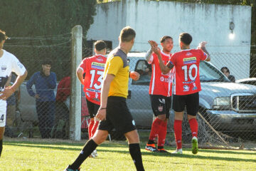 Fútbol liguista: gran triunfo de Deportivo Rivera y empate de Independiente en el Clausura