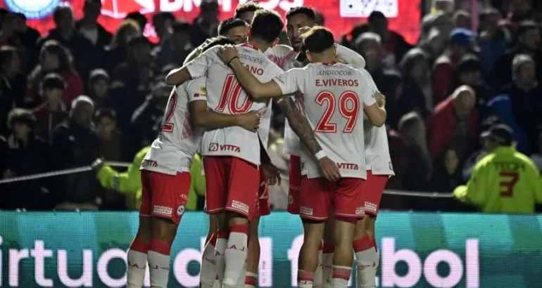 Argentinos Juniors y Lanús buscan la semifinal de la Copa Argentina Argentinos Juniors y Lanús buscan la semifinal de la Copa Argentina