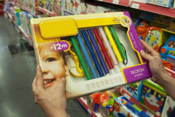 Simplifican trámites para importar juguetes, anteojos o bicicletas para niños