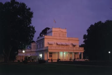 Milei recibe a diputados propios y aliados para definir cómo blindarán los vetos en el Congreso