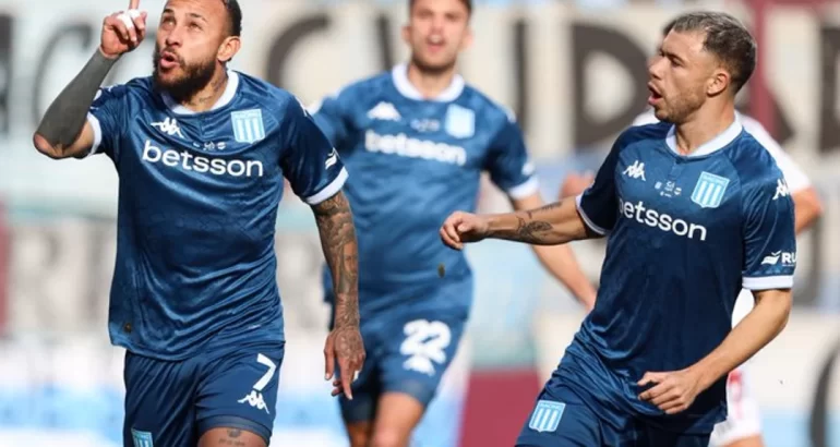Racing goleó a Riestra por la Copa Argentina Racing goleó a Riestra por la Copa Argentina