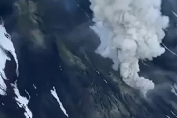 Tras 475 años, entró en erupción un volcán en Rusia Tras 475 años, entró en erupción un volcán en Rusia