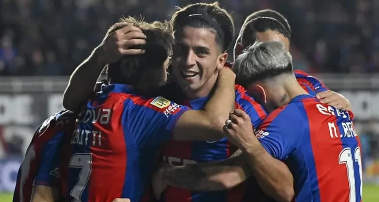 San Lorenzo le ganó a Vélez y es líder de la zona B San Lorenzo le ganó a Vélez y es líder de la zona B