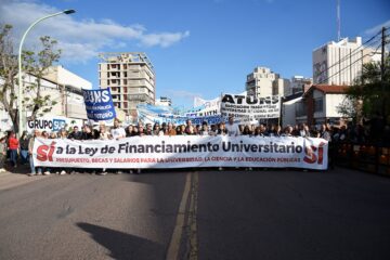 Salarios atrasados y paritarias cerradas: 57 universidades Nacionales en huelga