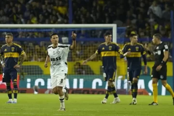 Boca empató 2-2 y dejó pasar la chance de quedar como puntero