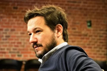 Escándalo de los audios: un periodista uruguayo desafía la censura de la Justicia argentina y los emitirá