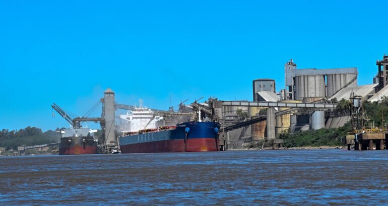 Por exportaciones récord, la balanza comercial arrojó un superávit de USD 2.711 millones en abril Por exportaciones récord, la balanza comercial arrojó un superávit de USD 2.711 millones en abril