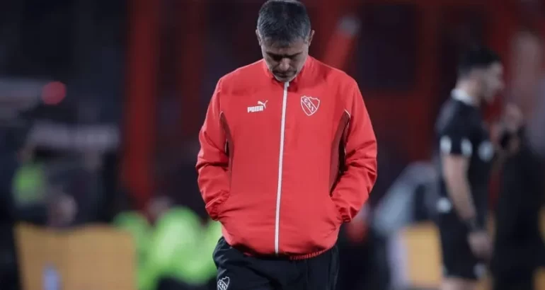 Vaccari dejó de ser el técnico de Independiente Vaccari dejó de ser el técnico de Independiente