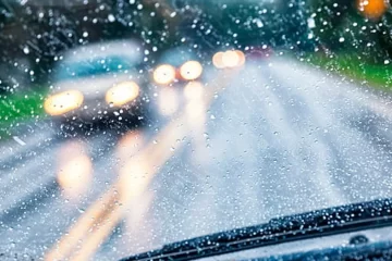 Defensa Civil advierte por agua en rutas pampeanas de la región