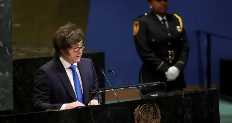 Javier Milei apuntó contra el socialismo y cuestionó el manejo de los fondos públicos Javier Milei apuntó contra el socialismo y cuestionó el manejo de los fondos públicos