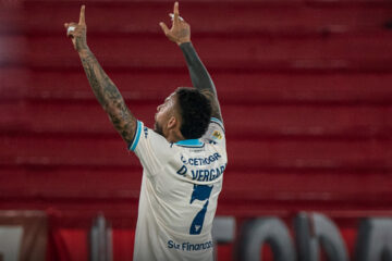 Racing se llevó un importante triunfo ante Huracán