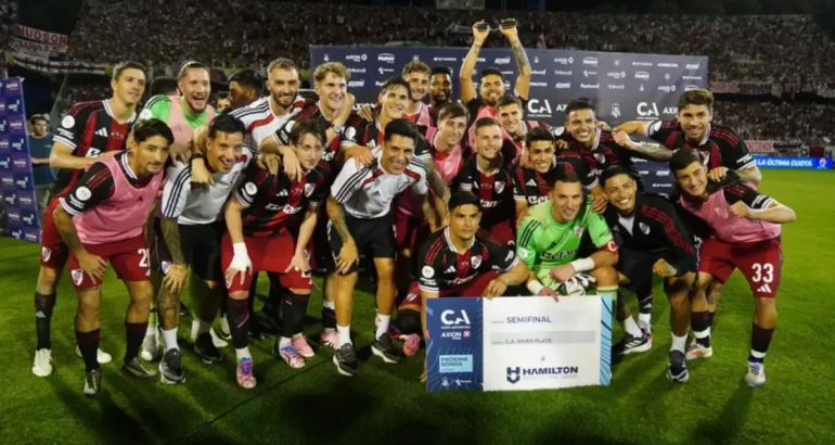 River eliminó a Racing con gol de Salas y avanzó a semifinales de la Copa Argentina River eliminó a Racing con gol de Salas y avanzó a semifinales de la Copa Argentina
