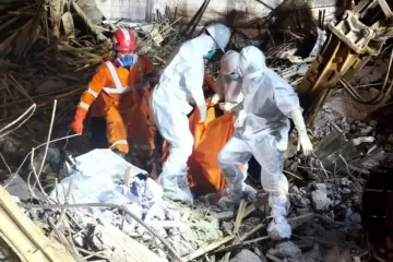 Colapso de un edificio escolar en Indonesia: asciende a 53 el número de muertos