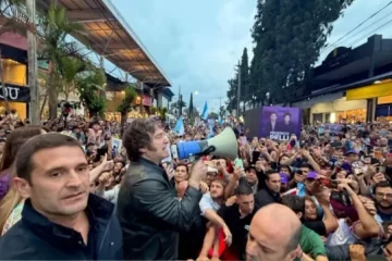 Cuenta regresiva para las elecciones: Milei cierra en Rosario y Kicillof junto a Taiana y Massa en San Martín