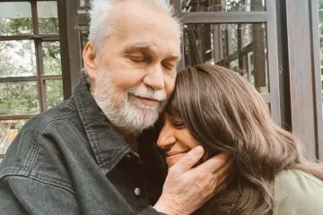 Dio el «sí» a los 73 años: David Lebón se casó con su manager Dio el «sí» a los 73 años: David Lebón se casó con su manager