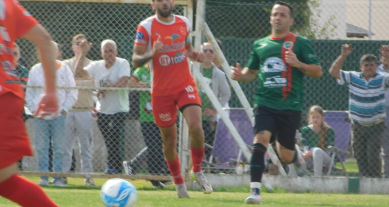 El fútbol de Rivera vive otro capítulo del clásico entre el Rojo y el Verde El fútbol de Rivera vive otro capítulo del clásico entre el Rojo y el Verde