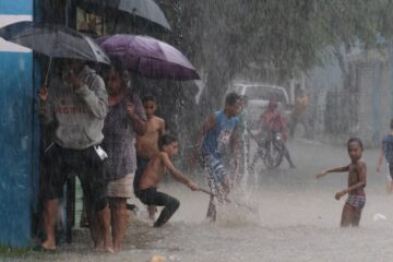 El huracán Melissa alcanzó categoría 5 y amenaza con inundaciones catastróficas en el Caribe