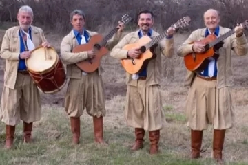Los de Maza celebran 55 años de trayectoria defendiendo el folklore tradicional