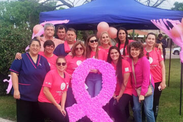 Rivera se tiñó de rosa en una caminata por la concientización del cáncer de mama Rivera se tiñó de rosa en una caminata por la concientización del cáncer de mama