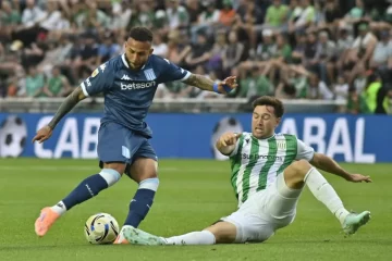 Racing se impuso 3-1 sobre Banfield y quedó a tiro de los puestos de playoffs