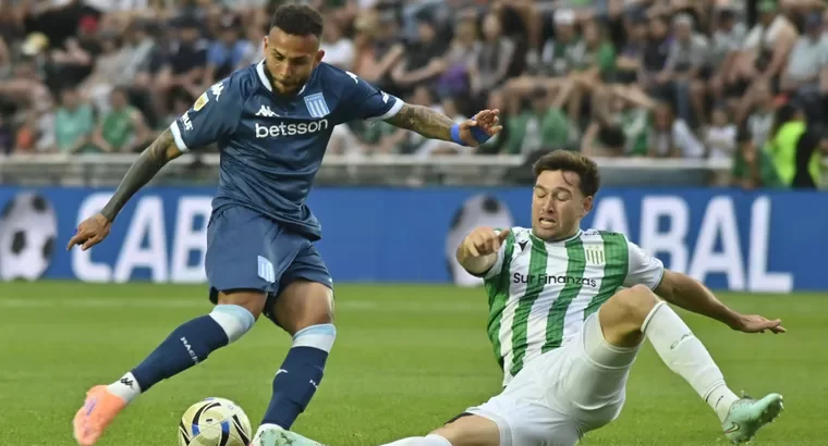 Racing se impuso 3-1 sobre Banfield y quedó a tiro de los puestos de playoffs Racing se impuso 3-1 sobre Banfield y quedó a tiro de los puestos de playoffs