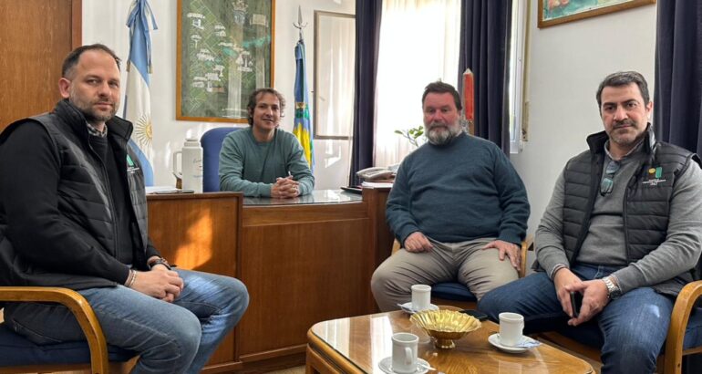 El intendente Andres recibió a autoridades de la Universidad Nacional de Lomas de Zamora El intendente Andres recibió a autoridades de la Universidad Nacional de Lomas de Zamora