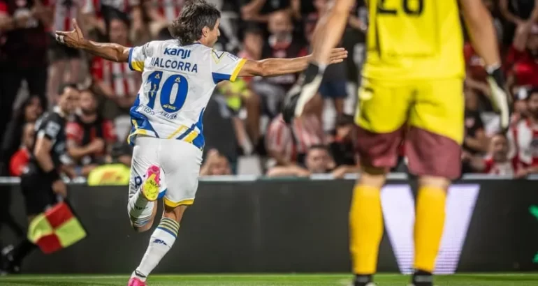 Central le ganó a Instituto, es puntero de la zona B y jugará la Supercopa Internacional Central le ganó a Instituto, es puntero de la zona B y jugará la Supercopa Internacional