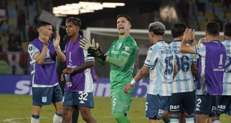 Racing aguantó pero Flamengo se quedó con un triunfo agónico Racing aguantó pero Flamengo se quedó con un triunfo agónico