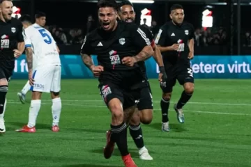 Riestra recibe a Instituto y va por el liderazgo de la Zona A