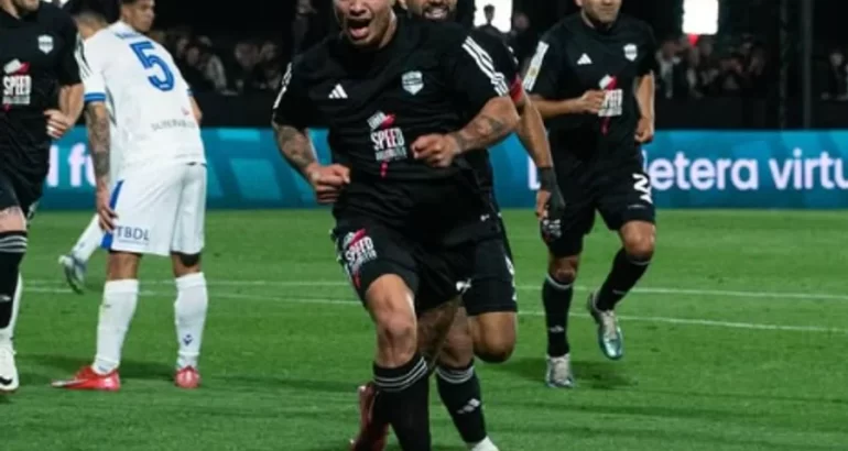 Riestra recibe a Instituto y va por el liderazgo de la Zona A Riestra recibe a Instituto y va por el liderazgo de la Zona A