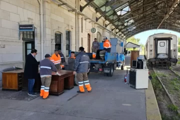 Fin del tren Buenos Aires-Bahía Blanca: se llevan los muebles de la Estación Sud Fin del tren Buenos Aires-Bahía Blanca: se llevan los muebles de la Estación Sud