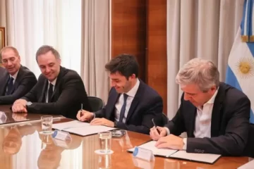 El Gobierno quitará las retenciones al petróleo: el primer convenio se firmó con Chubut