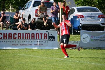 Deportivo Rivera venció al líder Automoto y se prende en la pelea por la clasificación